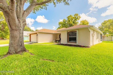 Welcome home to this 3/2 beautifully maintained concrete block - photo 31
