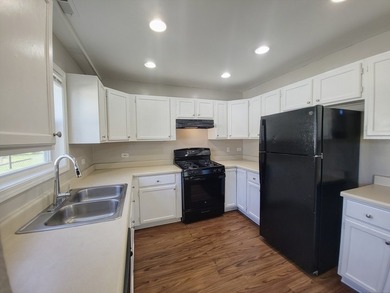 Fresh, bright, and deceptively spacious-121 Highmoor delivers - photo 6