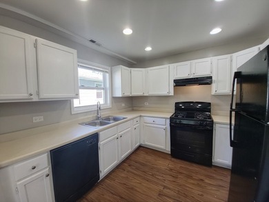 Fresh, bright, and deceptively spacious-121 Highmoor delivers - photo 7