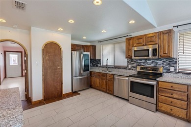 Welcome to your Rockport retreat. This stunning four bedroom - photo 8
