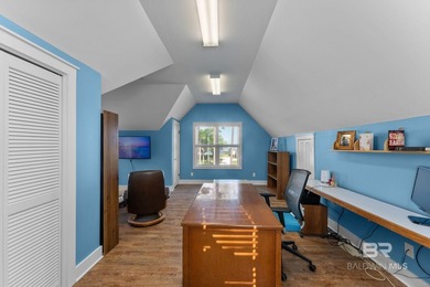 Designed for comfortable waterfront living, this recently - photo 49
