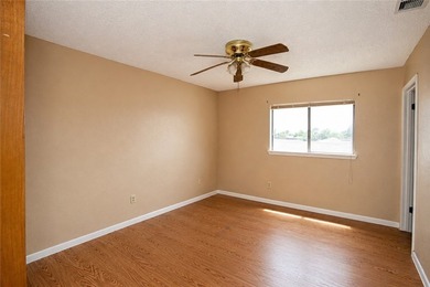 Tucked away in the desirable Calallen area, this 2 bedroom, 2.5 - photo 7