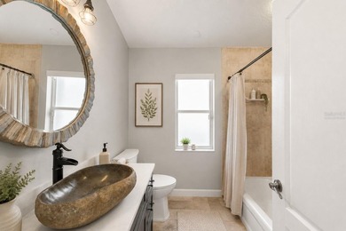 Virtually Staged. Beautifully renovated, impeccably maintained - photo 12