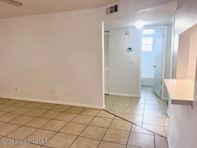 This well maintained condo located on the 2nd floor convenient - photo 6