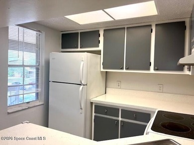 This well maintained condo located on the 2nd floor convenient - photo 7