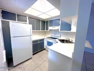 This well maintained condo located on the 2nd floor convenient - photo 9