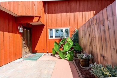 This beautifully renovated townhome is centrally located in - photo 4