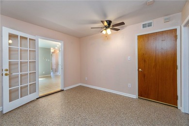 This beautifully renovated townhome is centrally located in - photo 9