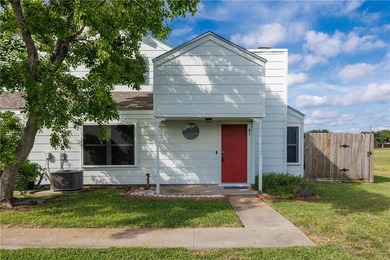 Charming and beautifully updated townhome where comfort meets - photo 1