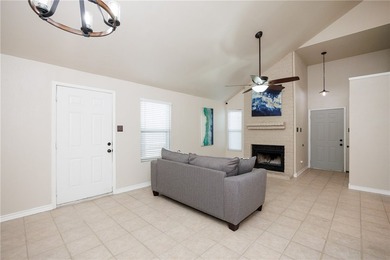 Charming and beautifully updated townhome where comfort meets - photo 6