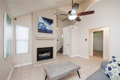 Charming and beautifully updated townhome where comfort meets - photo 8