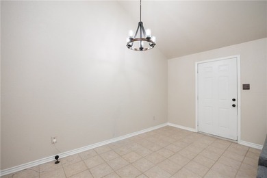 Charming and beautifully updated townhome where comfort meets - photo 10
