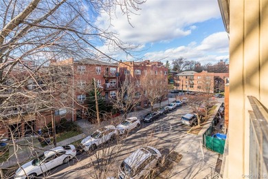Welcome to this bright and beautifully maintained residence in - photo 11
