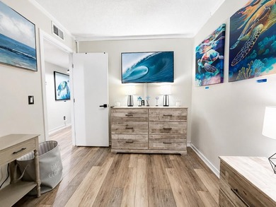 Wake up to sparkling Atlantic Ocean views in this cheerful - photo 17