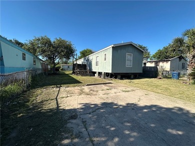 Welcome to this well-maintained 3-bedroom, 2-bath mobile home - photo 1