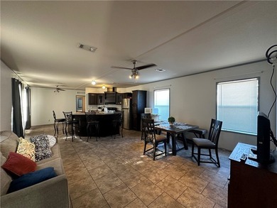 Welcome to this well-maintained 3-bedroom, 2-bath mobile home - photo 4