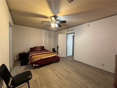 Welcome to this well-maintained 3-bedroom, 2-bath mobile home - photo 10