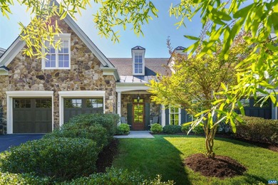 Fabulous mountain views and golf course frontage with fenced - photo 1