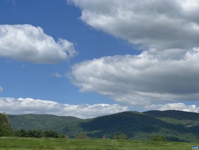 Fabulous mountain views and golf course frontage with fenced - photo 3