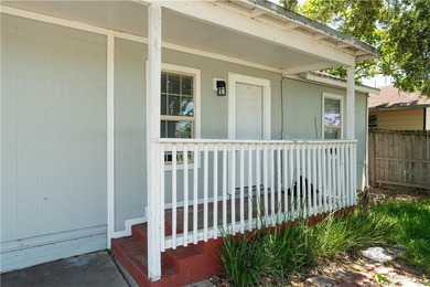 This property offers 4 bedrooms/ 2 bathrooms and a big side back - photo 3