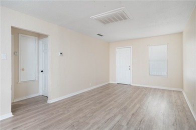 This property offers 4 bedrooms/ 2 bathrooms and a big side back - photo 6
