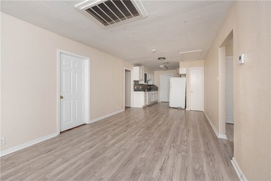 This property offers 4 bedrooms/ 2 bathrooms and a big side back - photo 7