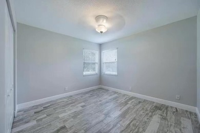 Beautiful property located in a peaceful and highly desirable - photo 14