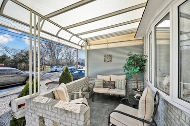 Ideally situated in the heart of Marine Park, this prime - photo 3