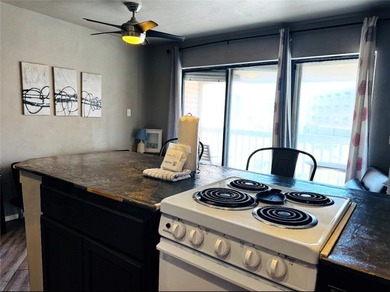 This condo is priced to sell and ready for your next - photo 5
