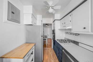 Welcome to this spacious and sun-filled Junior 4 co-op ideally - photo 10