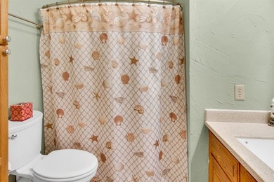 Terrific and spacious end-unit 3-bedroom, 2.5-bath furnished - photo 17