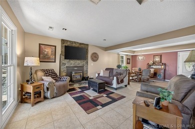Lakefront living is easy in this 4 bedroom, 2.5 bath home - photo 18