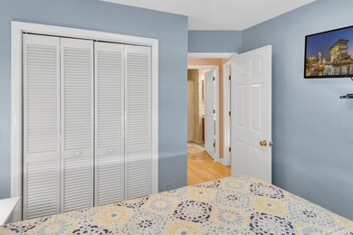 Terrific and spacious end-unit 3-bedroom, 2.5-bath furnished - photo 23