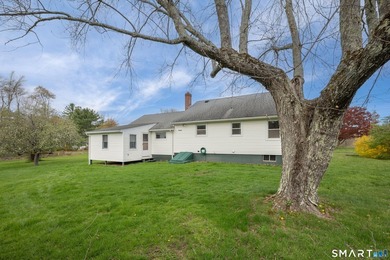 Charming 3 bedroom Cape offering comfortable living space & - photo 26