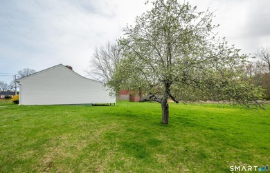 Charming 3 bedroom Cape offering comfortable living space & - photo 27