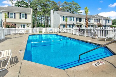 Terrific and spacious end-unit 3-bedroom, 2.5-bath furnished - photo 29
