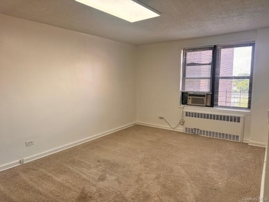 1-bedroom apartment located in Flushing - photo 32