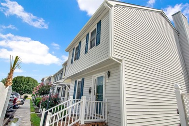 Terrific and spacious end-unit 3-bedroom, 2.5-bath furnished - photo 37