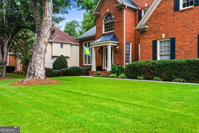 Lovely 5br. 4 ba. Johns Creek home with a floor plan that evokes - photo 3