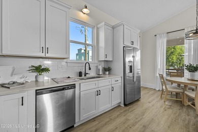 Welcome to this charming 1,400 sq ft, 3-bedroom, 2.5 bath raised - photo 12
