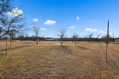 Welcome to 305 Cheyenne Drive-where space, freedom, and - photo 4