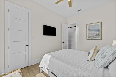 Welcome to this charming 1,400 sq ft, 3-bedroom, 2.5 bath raised - photo 17