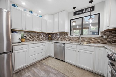 Welcome Home! This beautifully maintained home in The Woodlands - photo 23