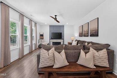 This beautifully crafted 2,820 sq ft home in the gated community - photo 7