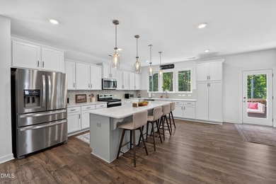 This beautifully crafted 2,820 sq ft home in the gated community - photo 9