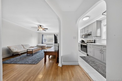 Prime Flushing location! Well-maintained legal 2-family home - photo 4