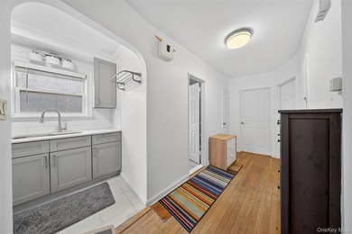 Prime Flushing location! Well-maintained legal 2-family home - photo 5