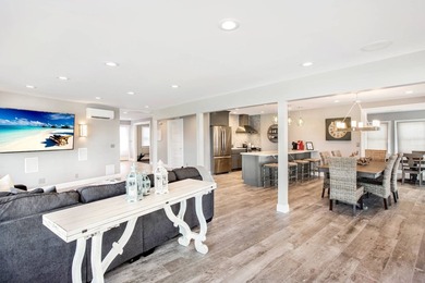 Nestled in the exclusive Hampton Court & Marina community at 580 - photo 4