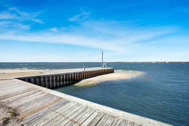 Nestled in the exclusive Hampton Court & Marina community at 580 - photo 6