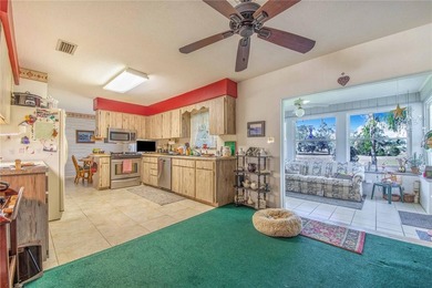 Welcome to this charming home located in the desirable community - photo 11